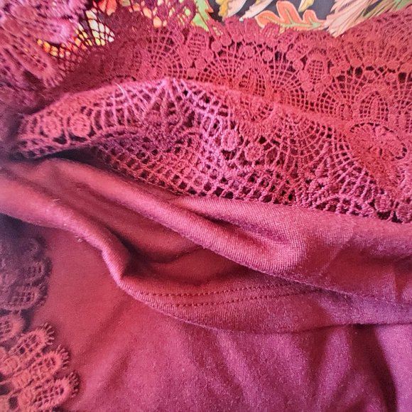 SKIRT  CROTCHED  WINE COLORED SIZE LARGE  SALE - Picture 9 of 9